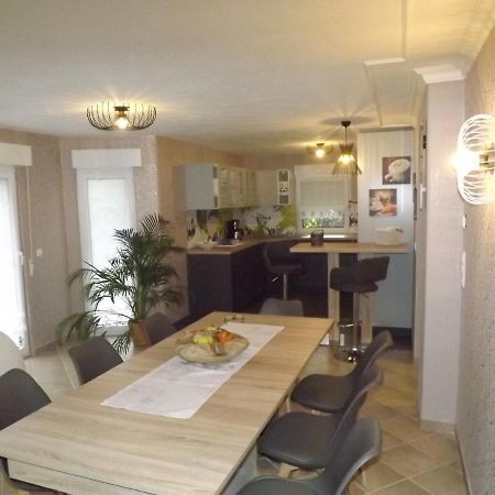 Grosszuegige Ferienwohnung Am Waldesrand Im Seenland Lauta Eksteriør bilde